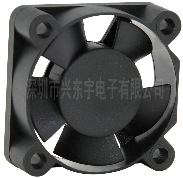 电饭煲散热风扇的安装方向由什么决定？